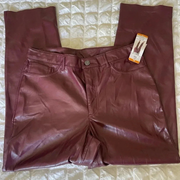 Joie burgundy faux leather limited edition pants - Picture 5 of 13
